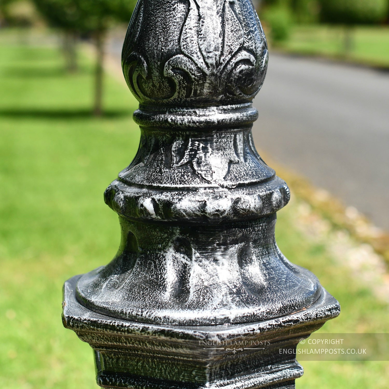 Polyurethane Coated Black and Silver Cast Iron Lamp Post Column