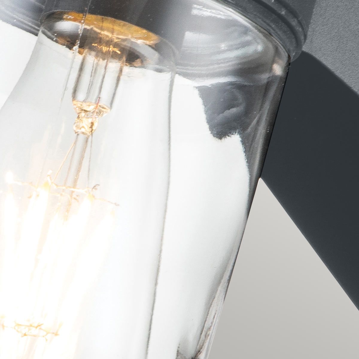 faro wall light detail 1