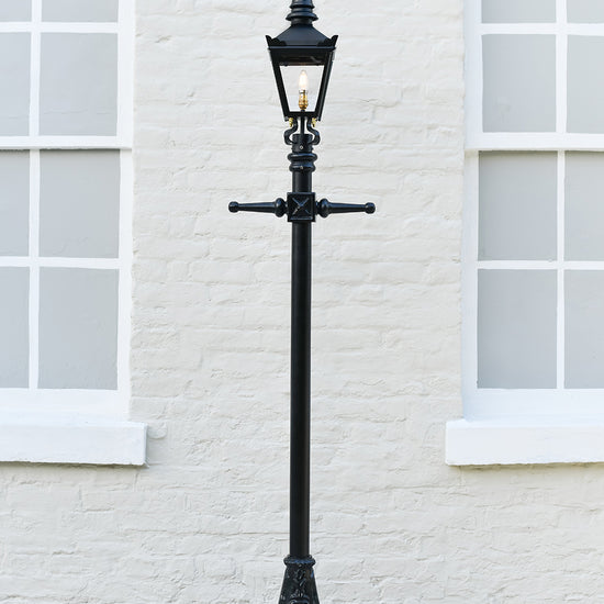 Video Of The Kensington Lamp Post