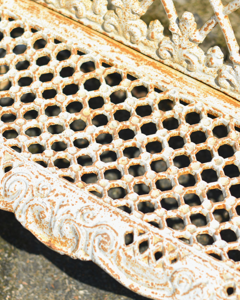 View of the rustic seating plate