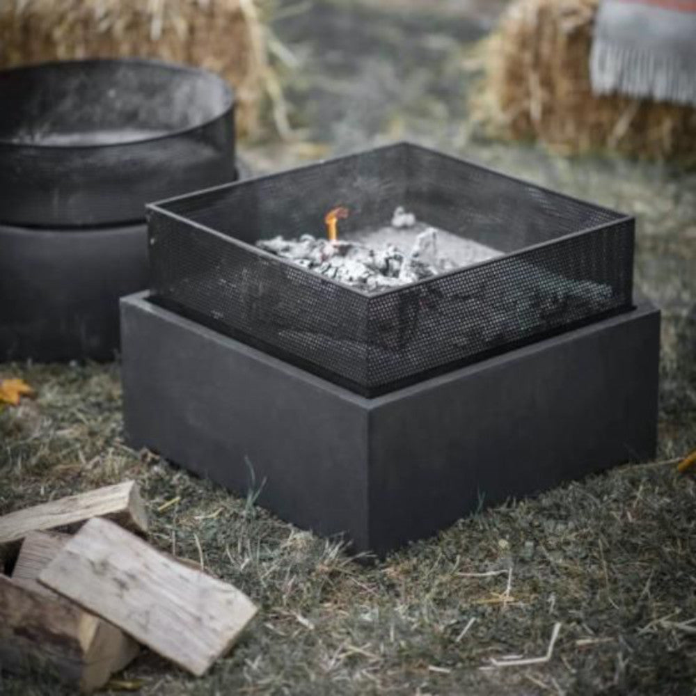 'Rocksavage' Contemporary Square Fire Pit in situ