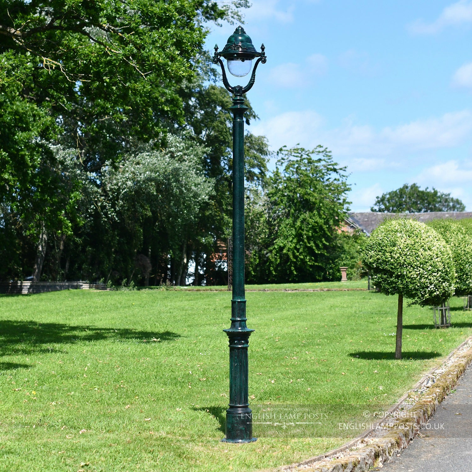 Rustic Green Polyurethane Coated Gothic Style Lamp Post