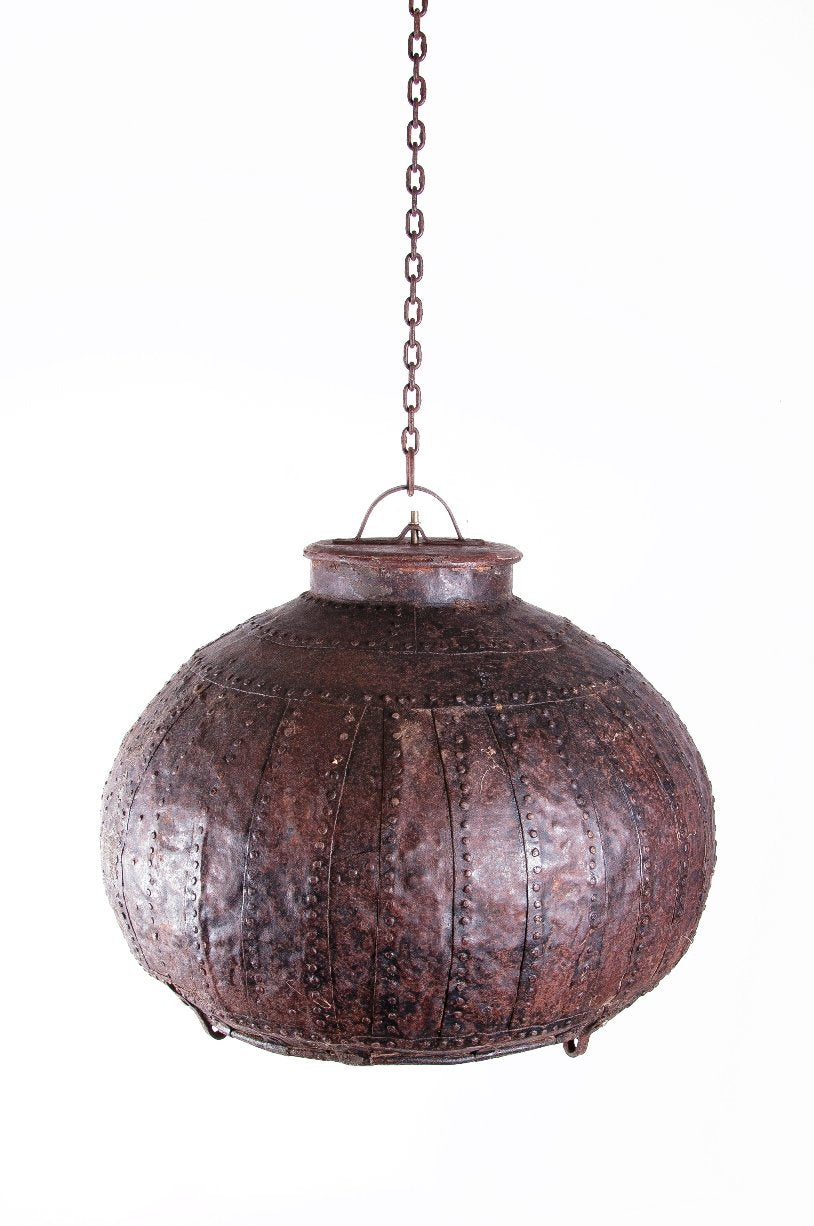 Rustic iron bar table light