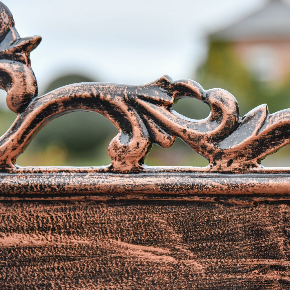 Close up of the ornamental topper