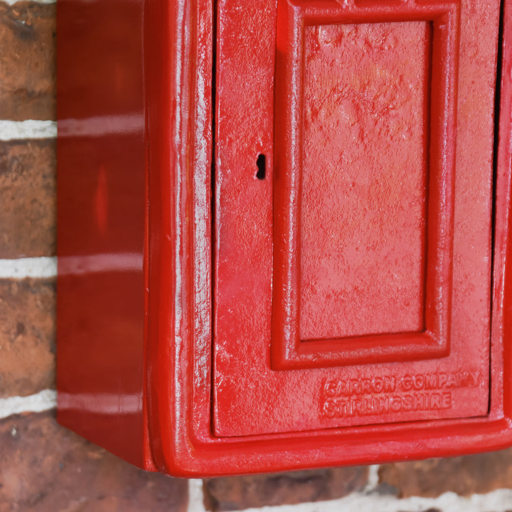 Lockable letter box 