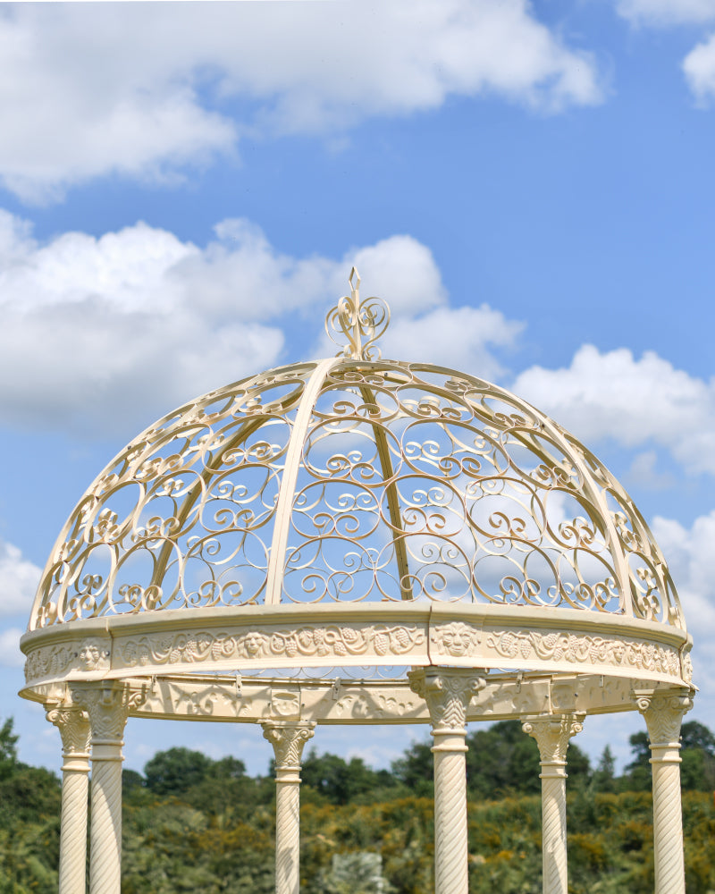 Close up view of the scrolled roof