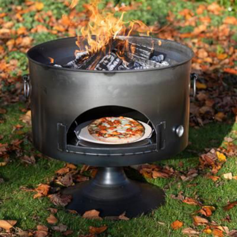 Front view of the pizza oven in action