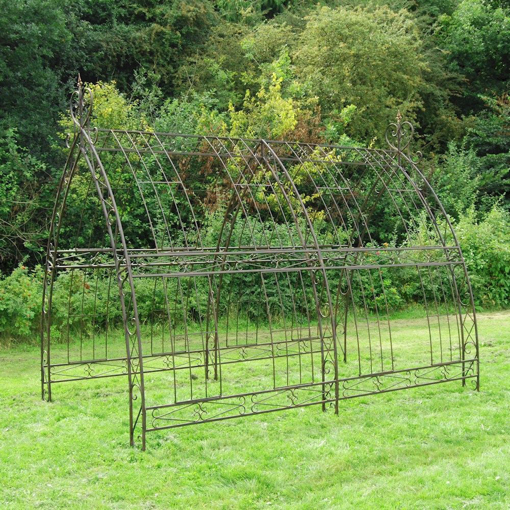The side prfoile of the triangular archway 