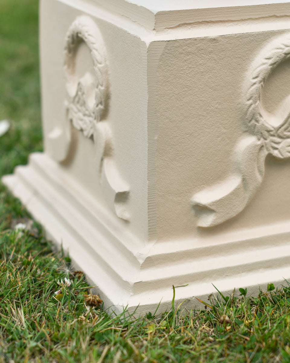Close up of the tiered base