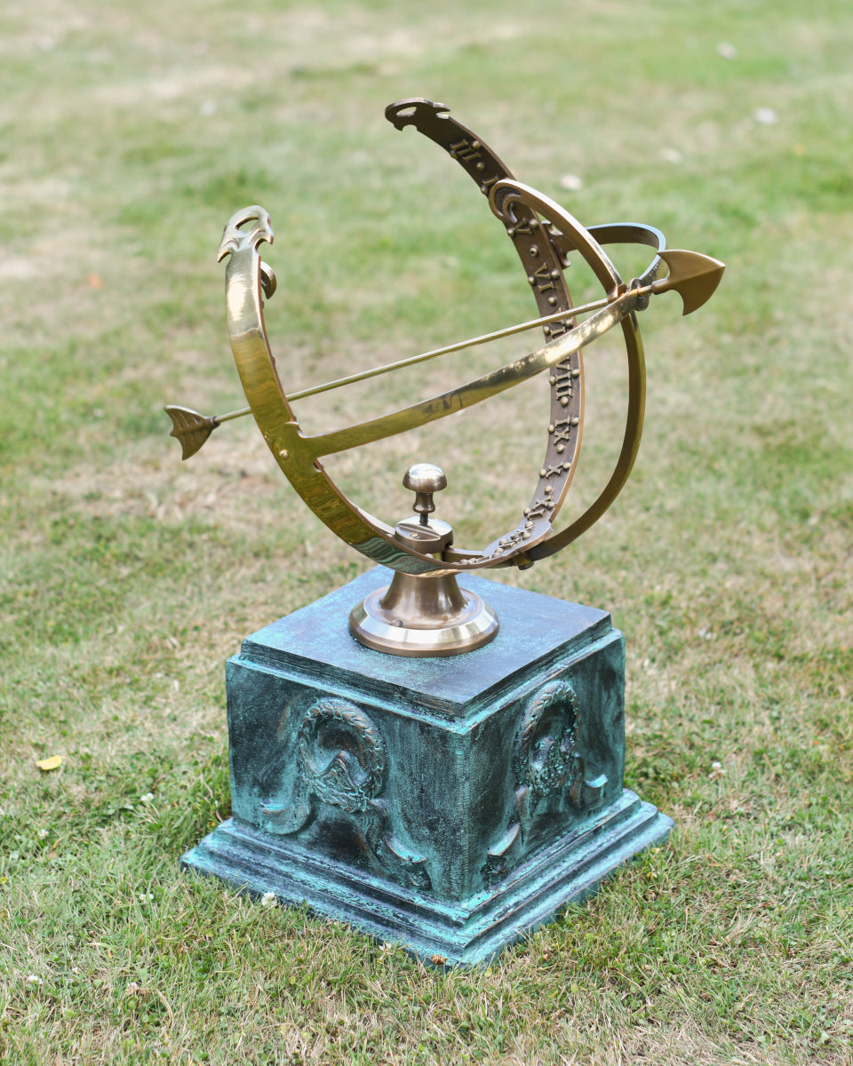 The verdigris pillar in situ
