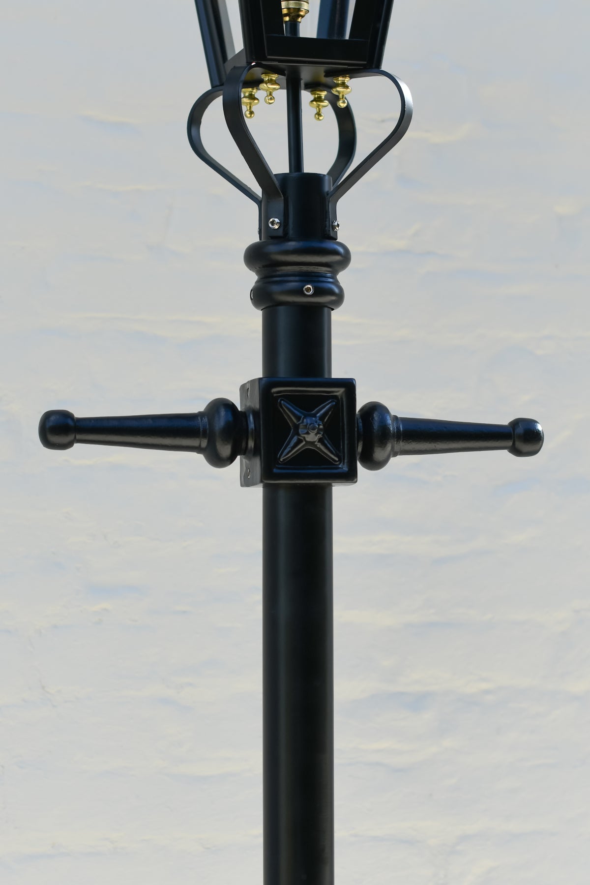 The black cast iron ladder bar block