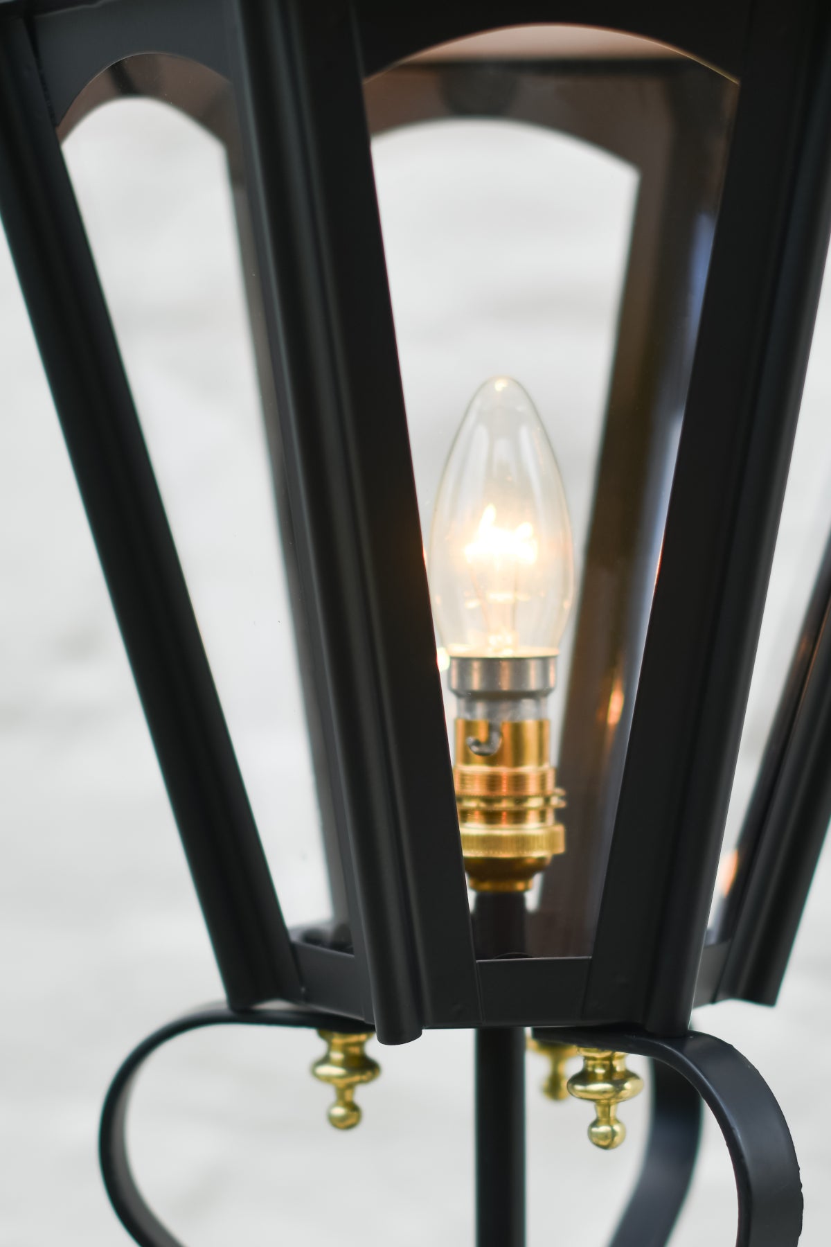 The black hexagonal lantern panes