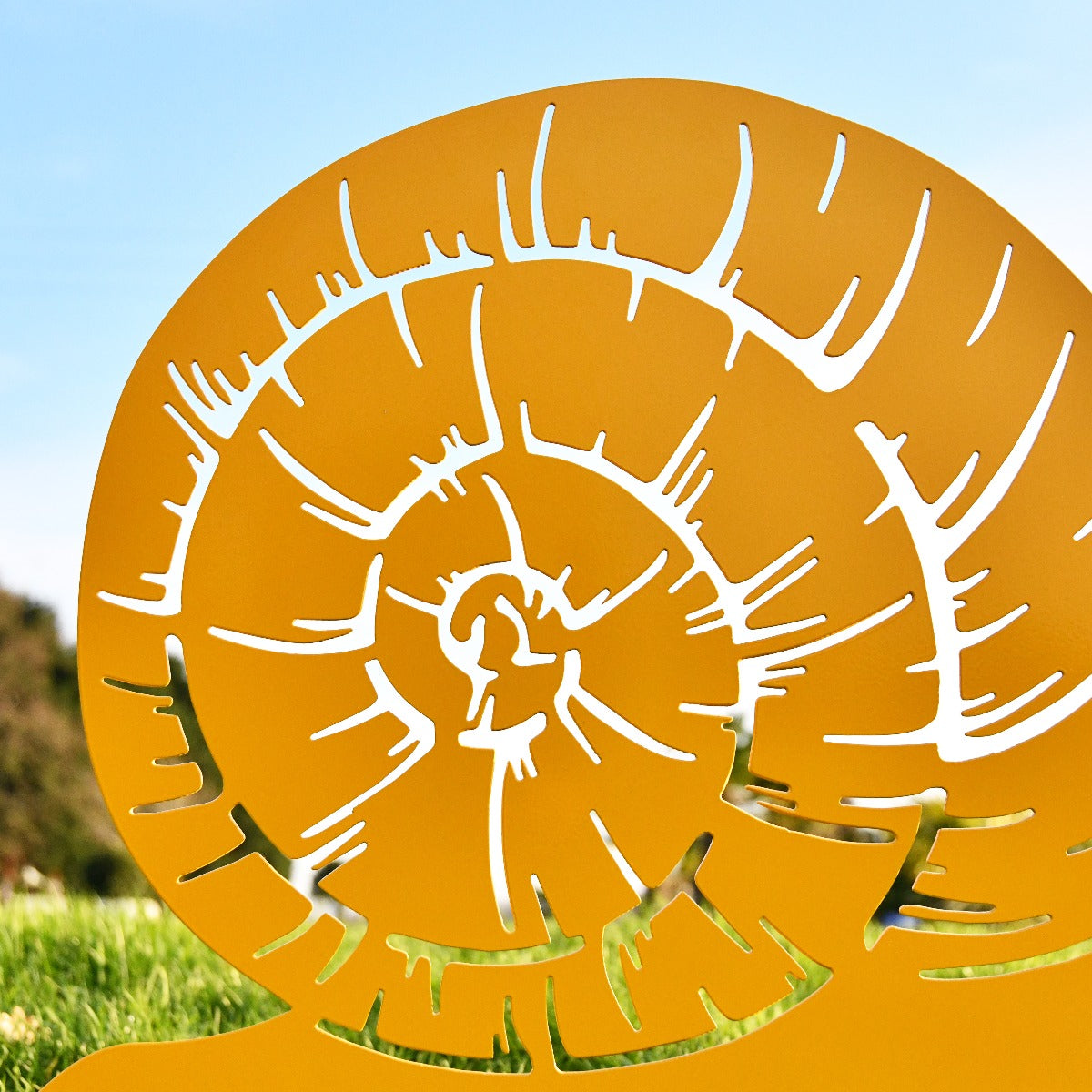 Snail Garden Sheet Steel Silhouette In Yellow
