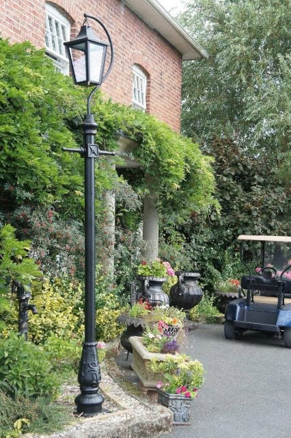 Swan Neck Lamp Post 2.46m - thumbnail