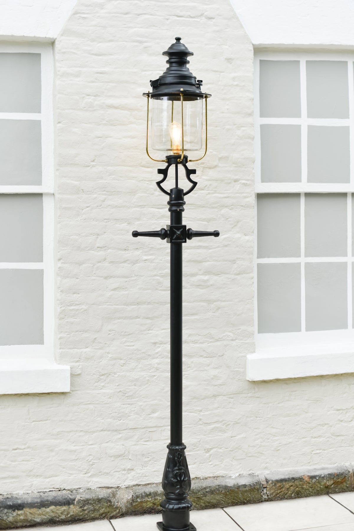 The small Belgravia lamp post 