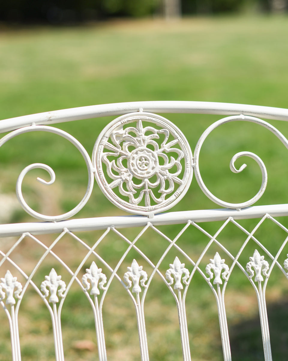 Magnified view of the floral motif