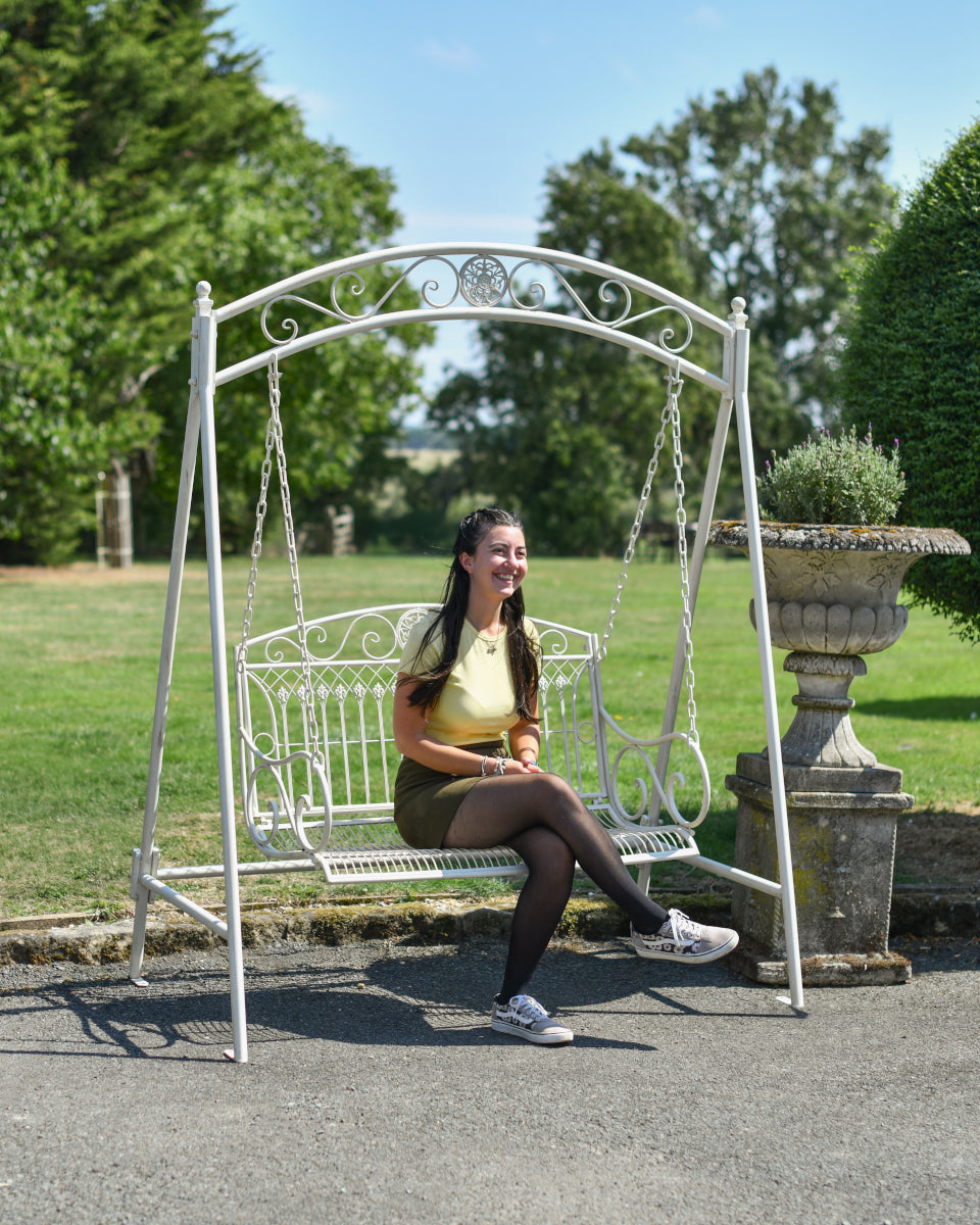 Life size scale of the Garden Weave