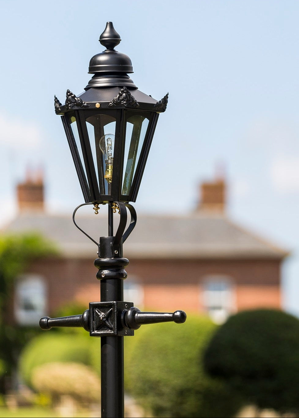 The Deluxe Victorian Lamp Posts