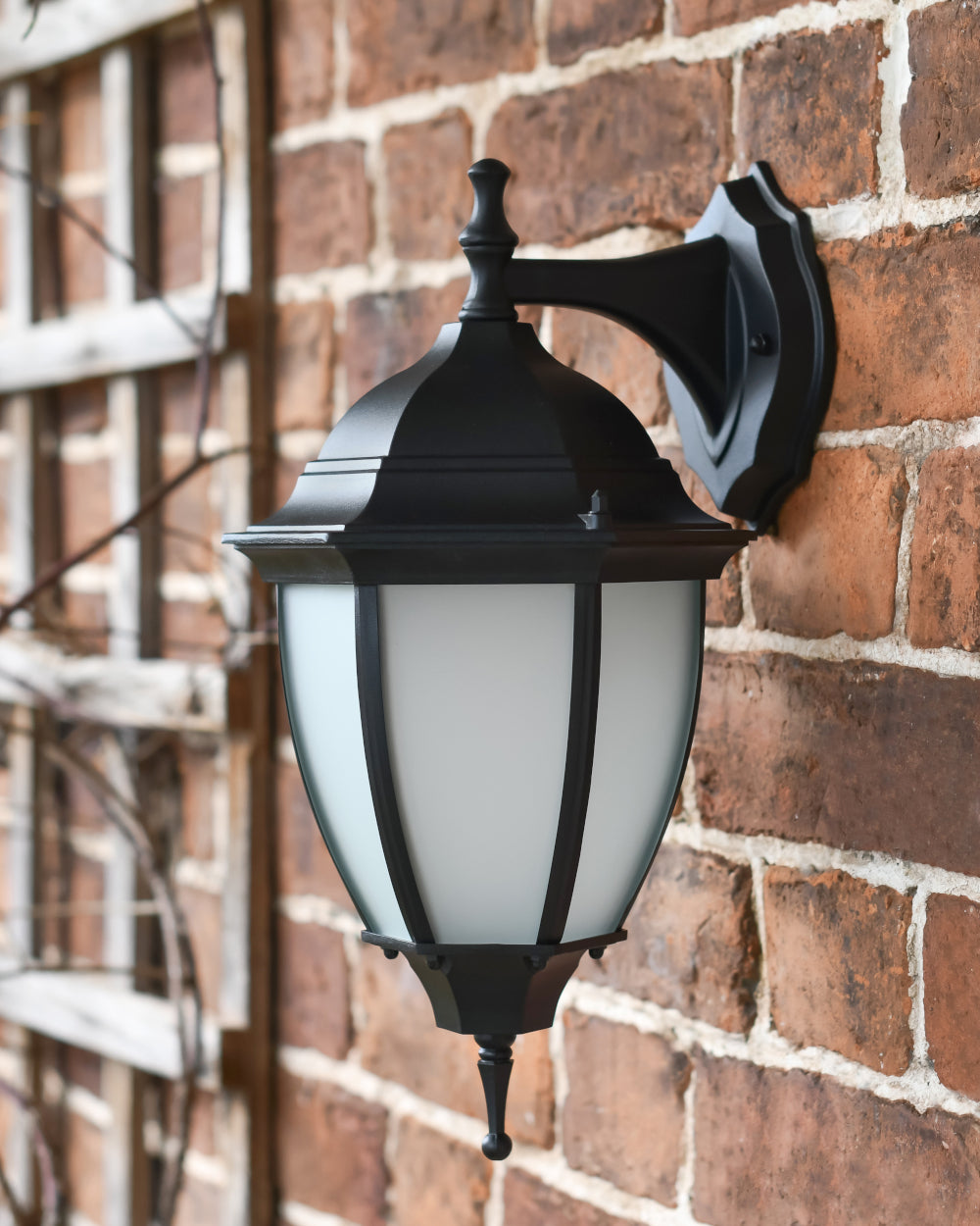 The Medium 'Warwick' not illuminated