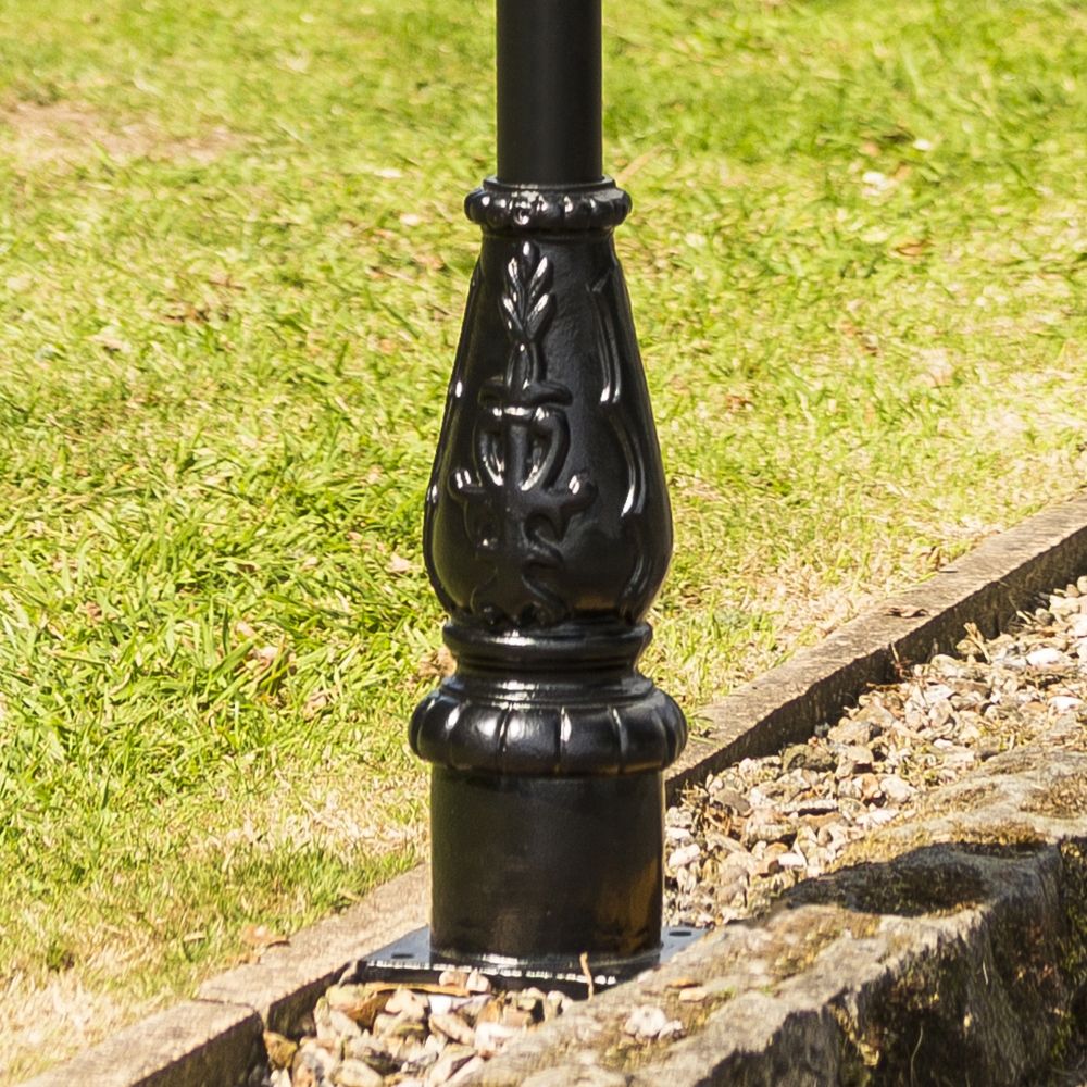Close up of the traditional motif on the base