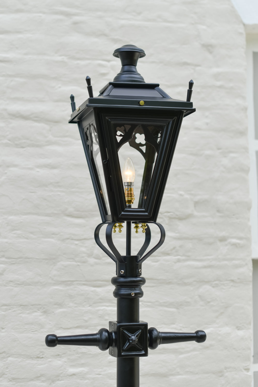 English Lamp Posts | Superior Lighting Since 1986
