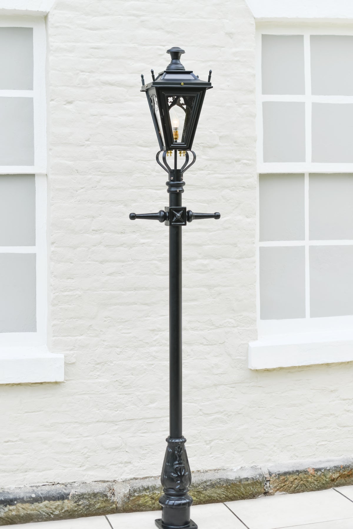 The 'Midnight Beacon' Gothic Lamp Post - 2.3m