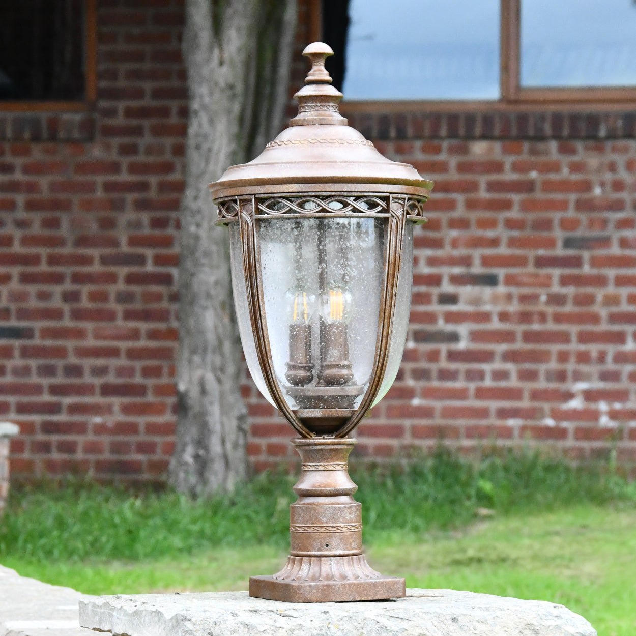 The Bronze 'Wraxall' Traditional Pillar Light
