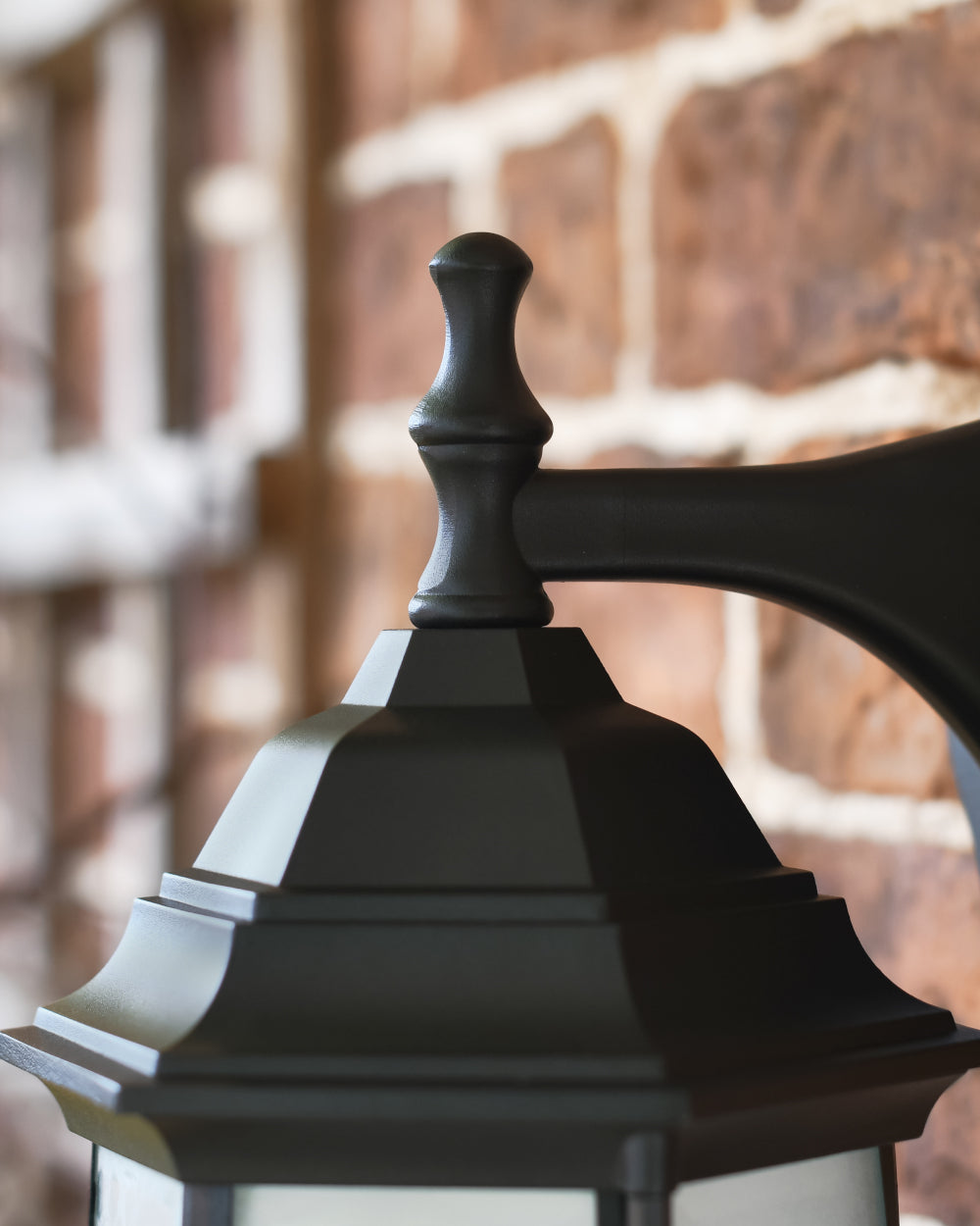 The small 'Warwick' wall light