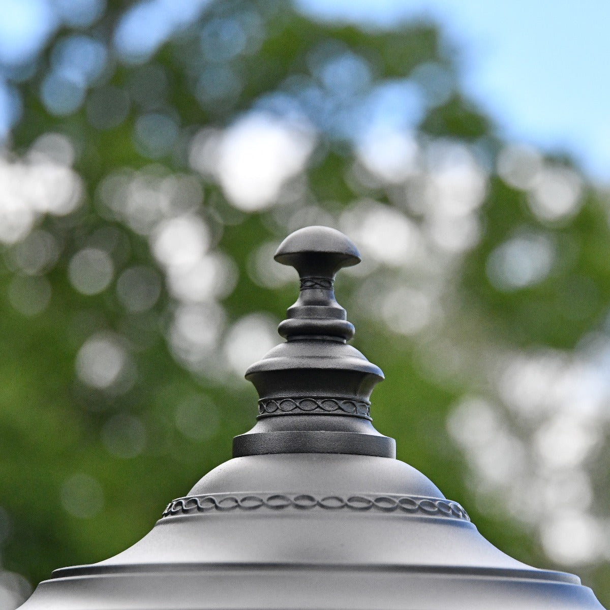 The Stamford English Country Inspired Garden Lamp Post - Top Of Lid