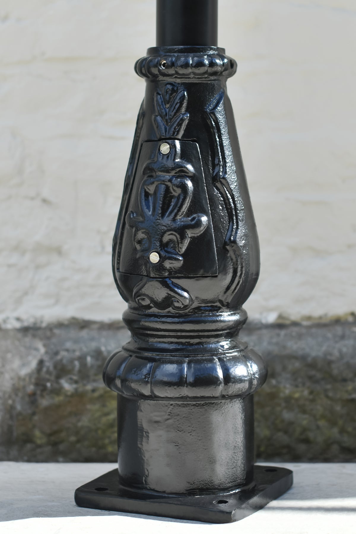 The traditional lamp post inspection chamber