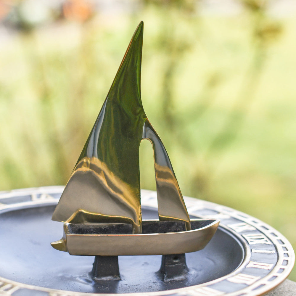 Magnified view of the sailboat