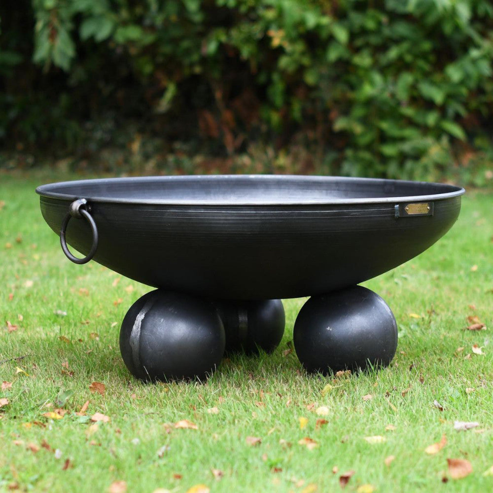 Front view of the steel fire bowl 