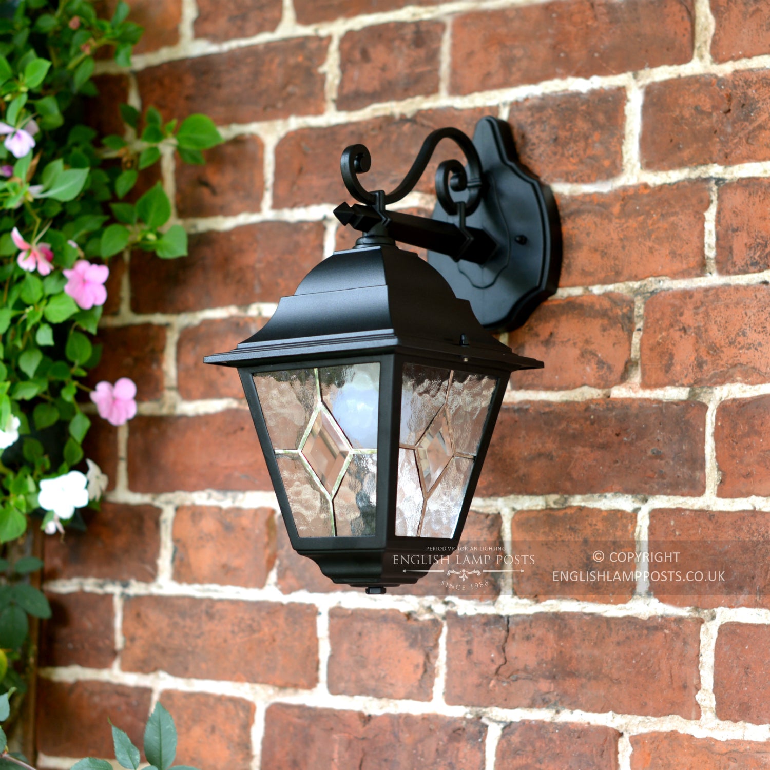 Traditional Coach House Top Fix Wall Lantern