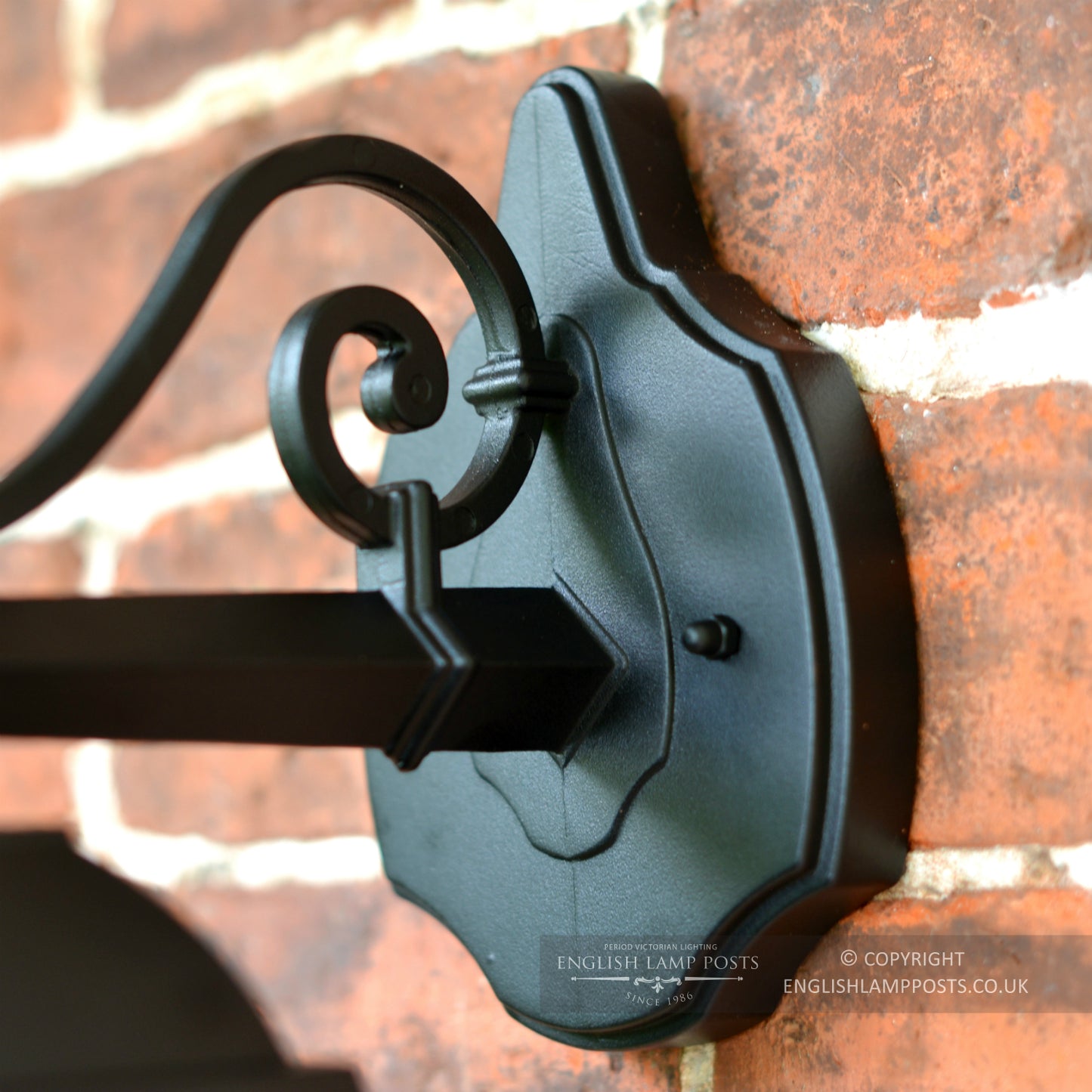 Traditional Coach House Top Fix Wall Lantern Wall Back Plate