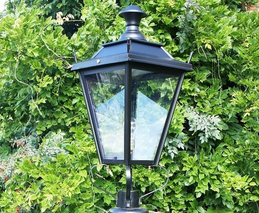 Traditional lamp post top