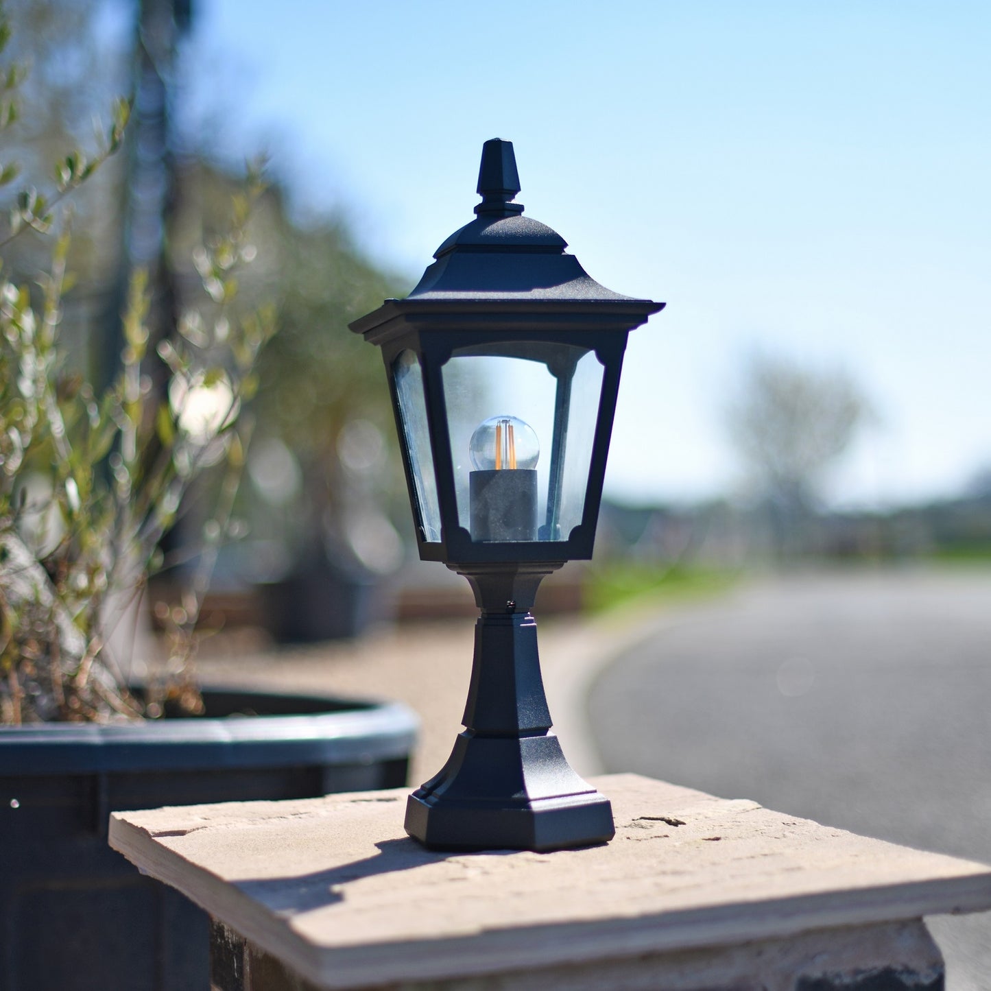 Traditional Entrance Pillar Light