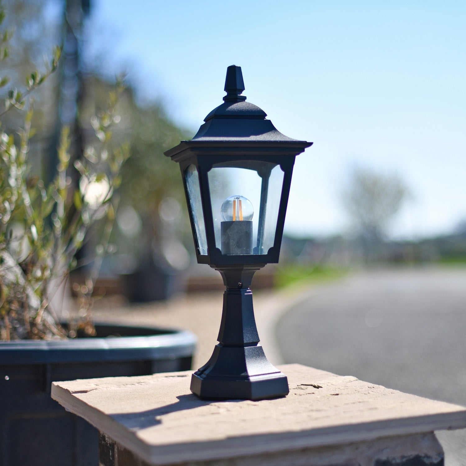 Traditional Entrance Pillar Light