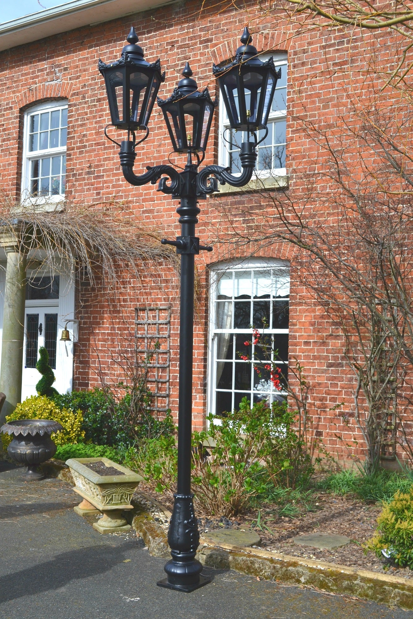 Deluxe Triple Head Hexagonal Victorian Lamp Post