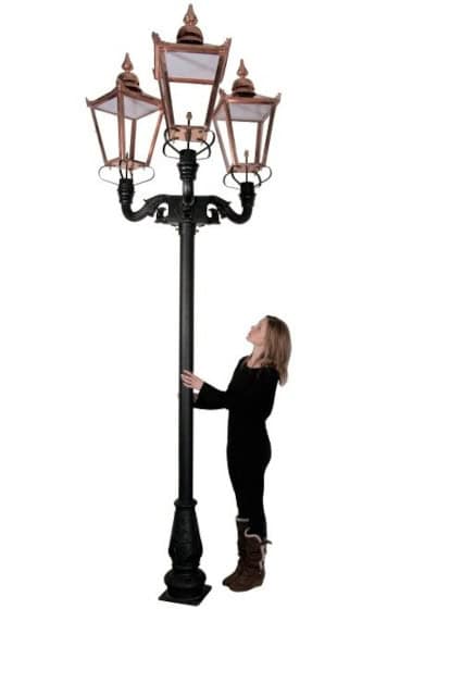 Triple Headed Empress Lamp Post - thumbnail