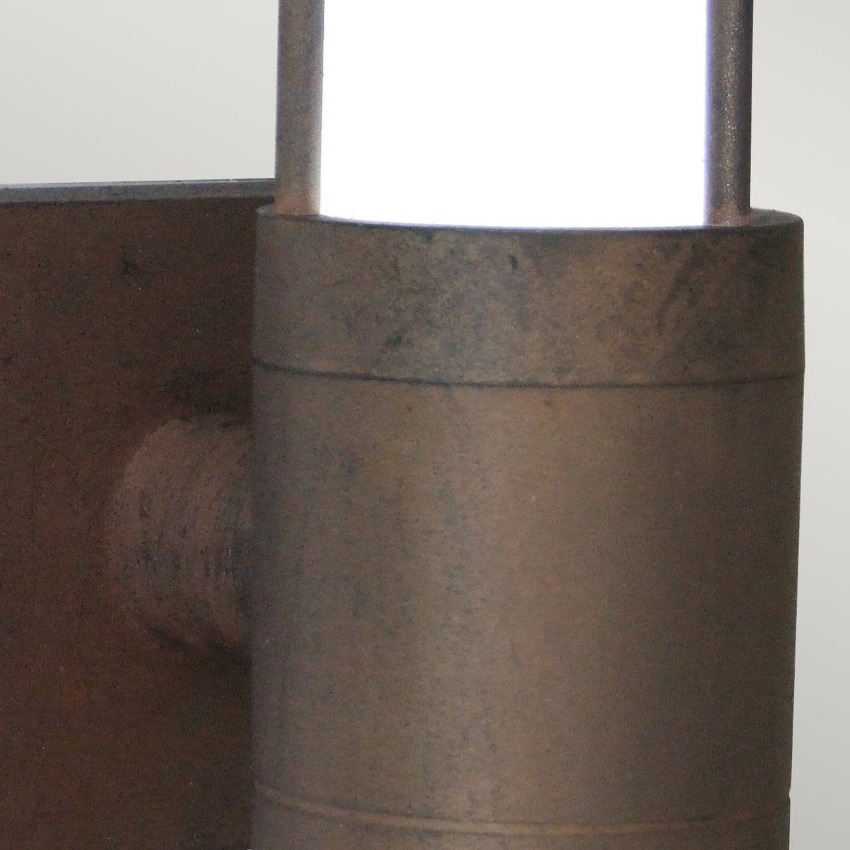 Magnified view of the iron base