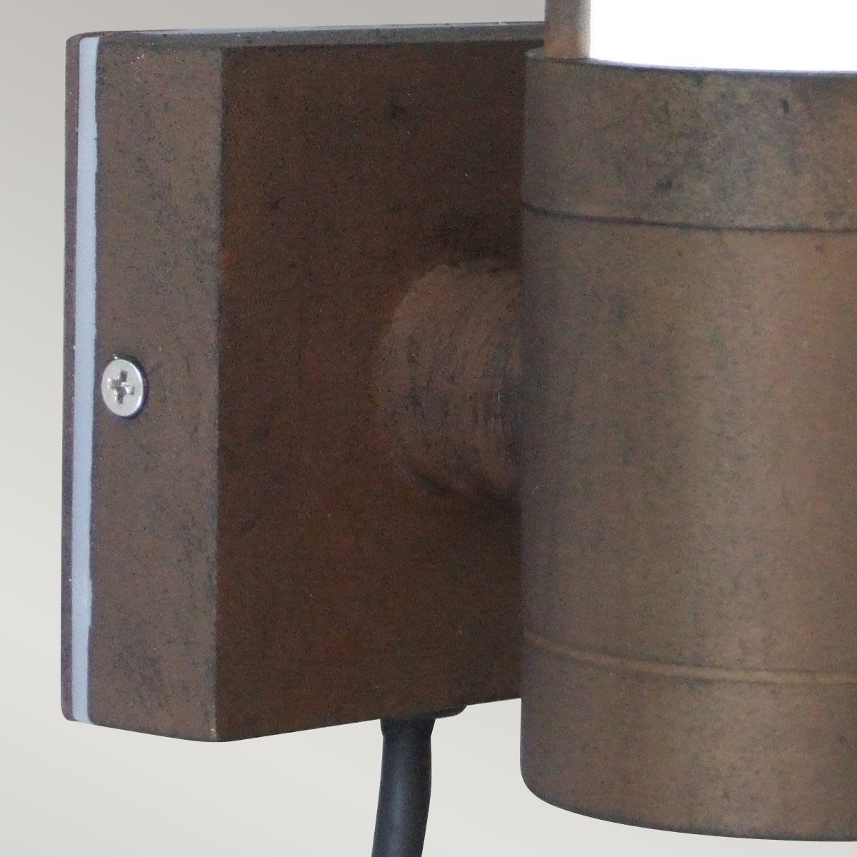 View of the bronze square fixing plate