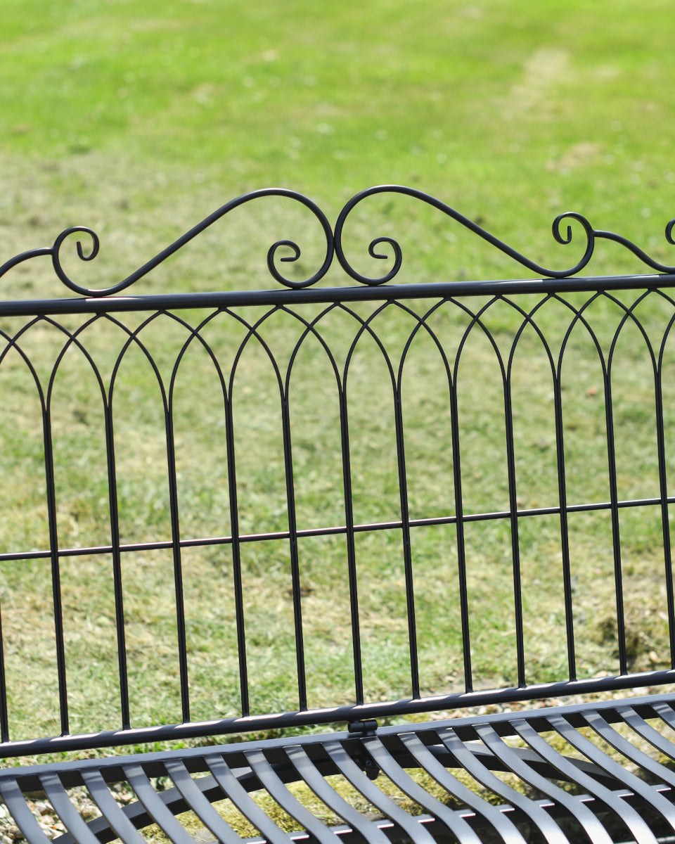 Close up of the scrolled bench topper