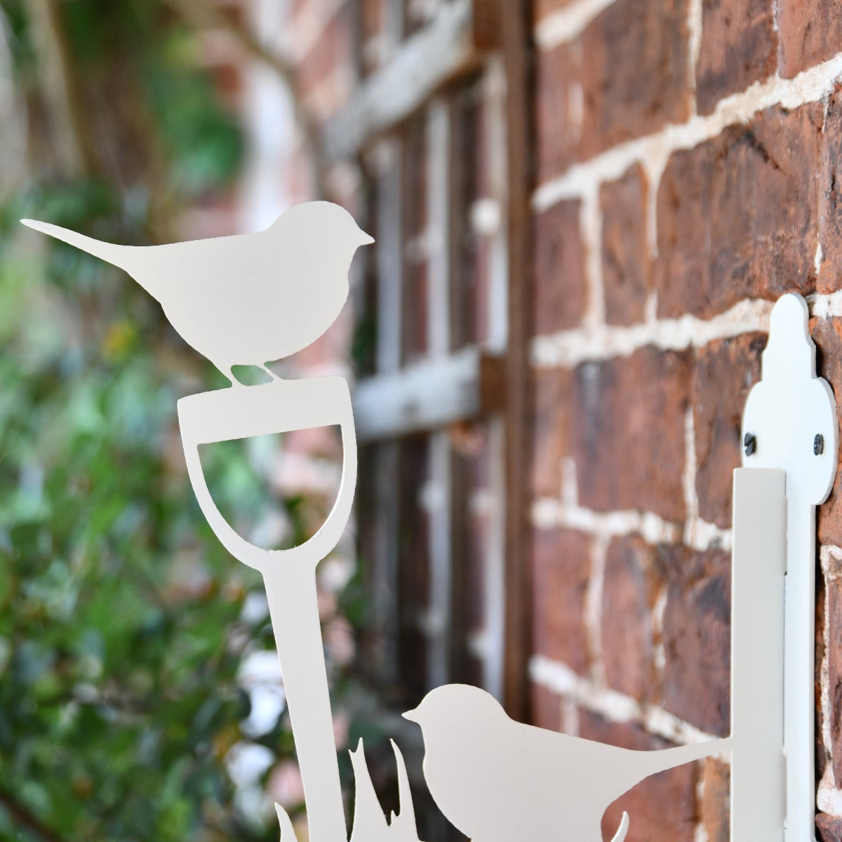 Cream "Robin" Garden Hanging Basket Bracket
