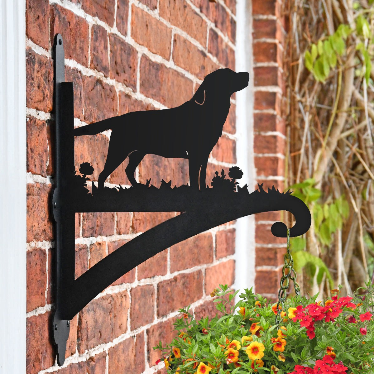 "Labrador" Dog Garden Hanging Basket Bracket