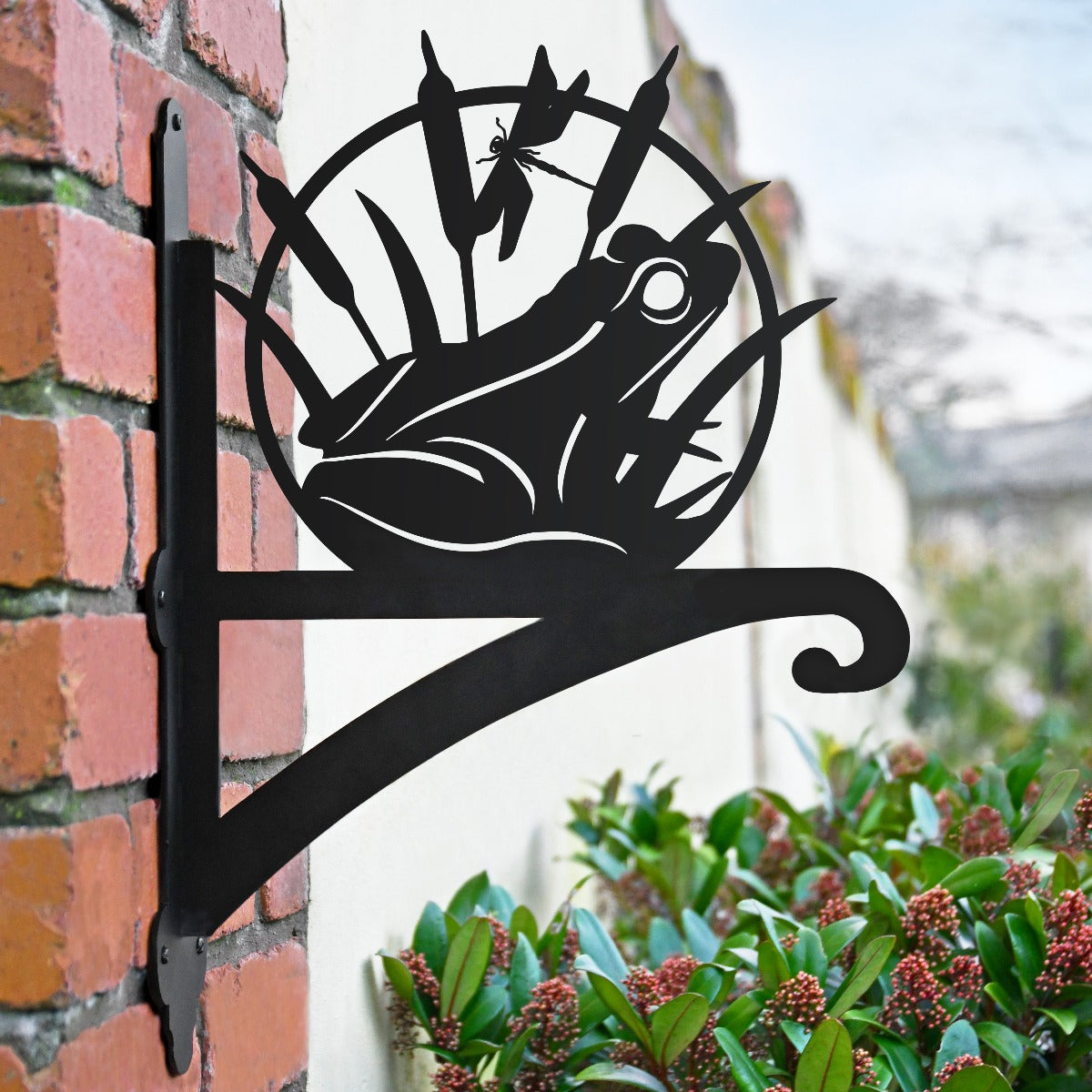 "Frog" Garden Hanging Basket Bracket 