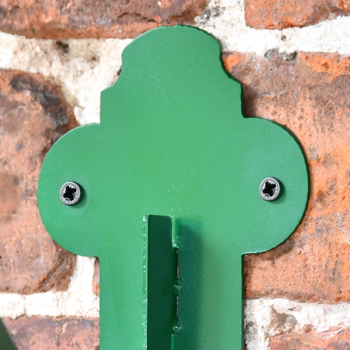 Green "Thistle" Garden Hanging Basket Bracket Close Up