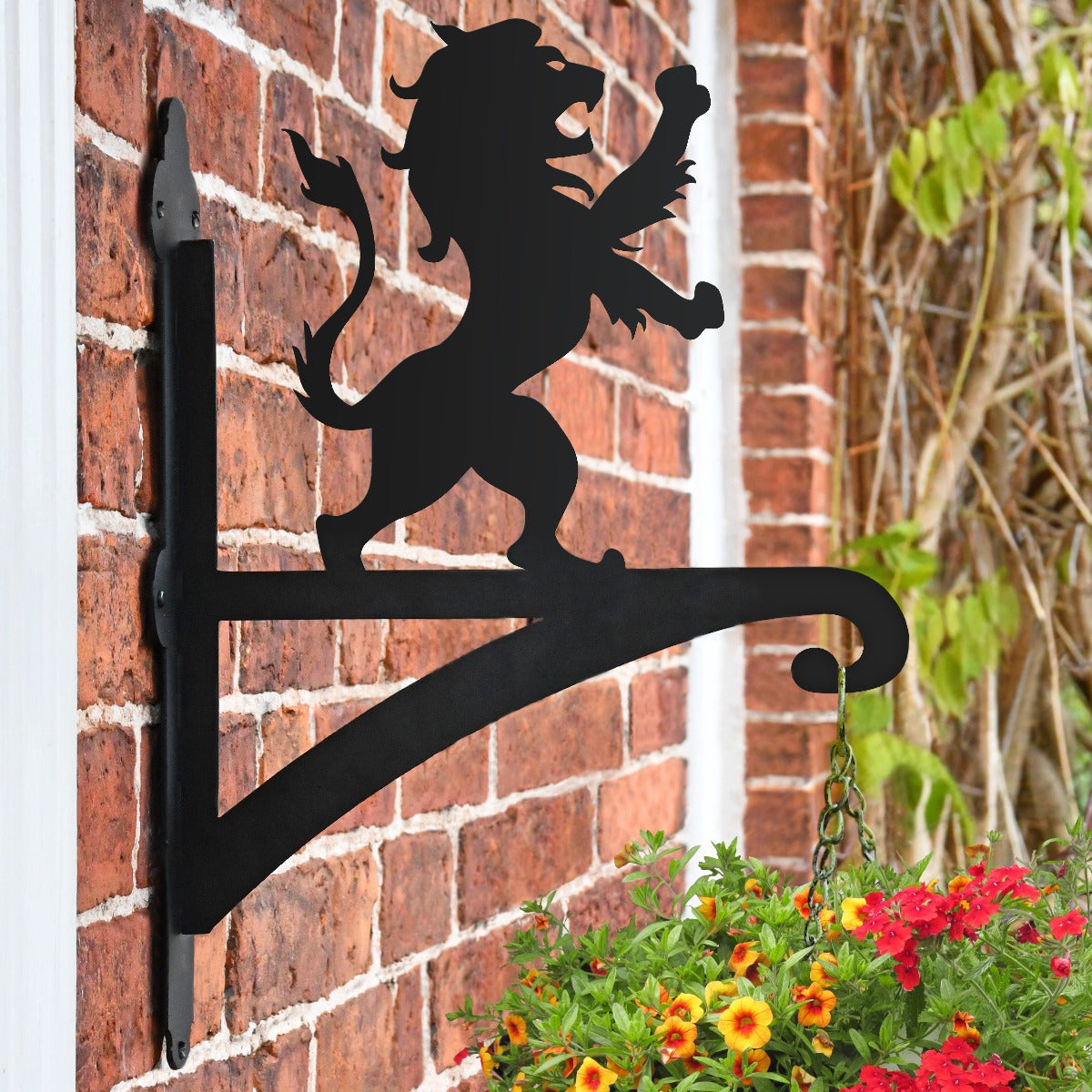 "Roaring Lion" Garden Hanging Basket Bracket On Brick Wall