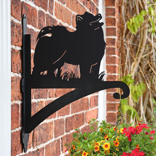 "Samoyed" Dog Garden Hanging Basket Bracket On Brick Wall