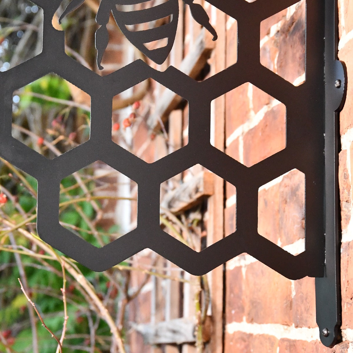 "Honeycomb Bee" Garden Hanging Basket Bracket