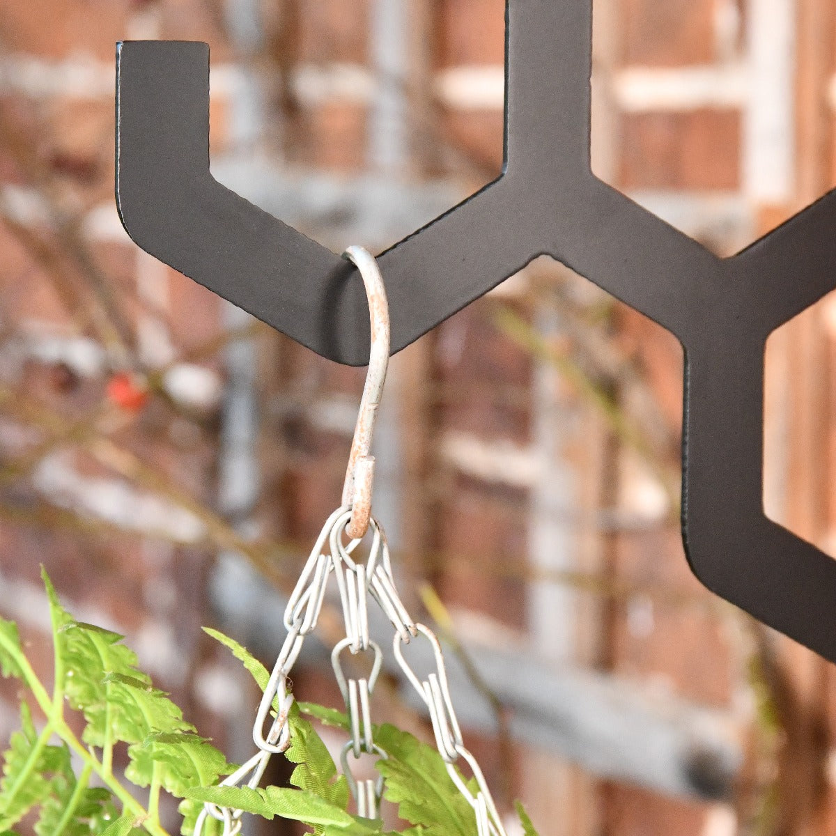 "Honeycomb Bee" Garden Hanging Basket Bracket